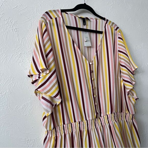 Lane Bryant Short-Sleeve V-Neck Smock Waist Top Blouse SZ 26 NWT - Picture 4 of 10